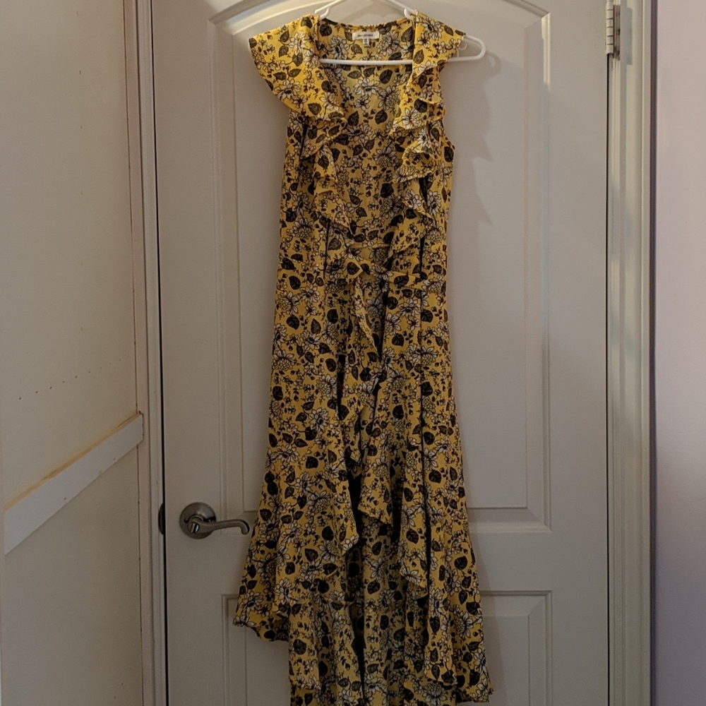 Flowly yellow dress